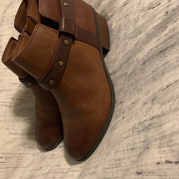 Clark’s women’s ankle booties - Picture 2 of 3